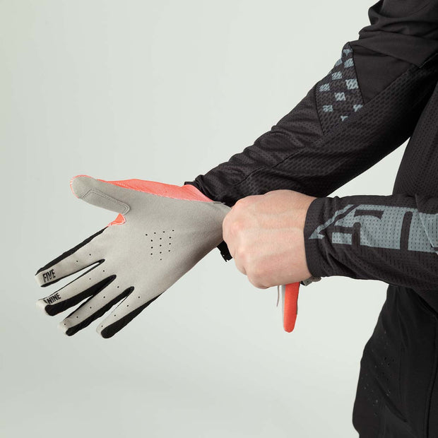 509 4 Low Gloves - F07000700