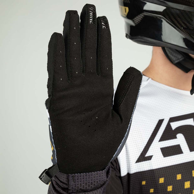 509 4 Low Gloves - F07000700